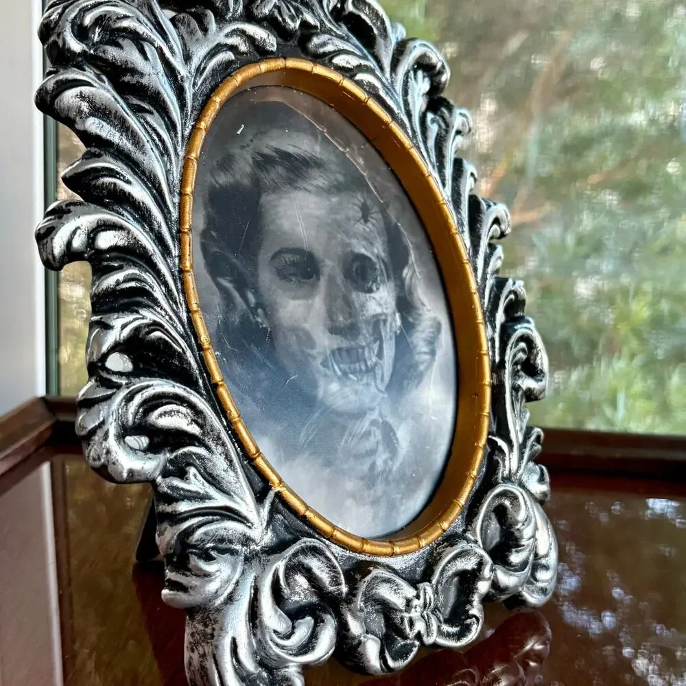 Vintage Lenticular Haunted Portrait Frame Gothic Flip Image Tabletop Decor